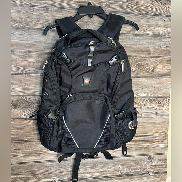 Swiss Army backpack with laptop compartment - Picture 1 of 14